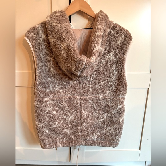 Prana Permafrost Sherpa Hooded Vest Size XS - Picture 5 of 10